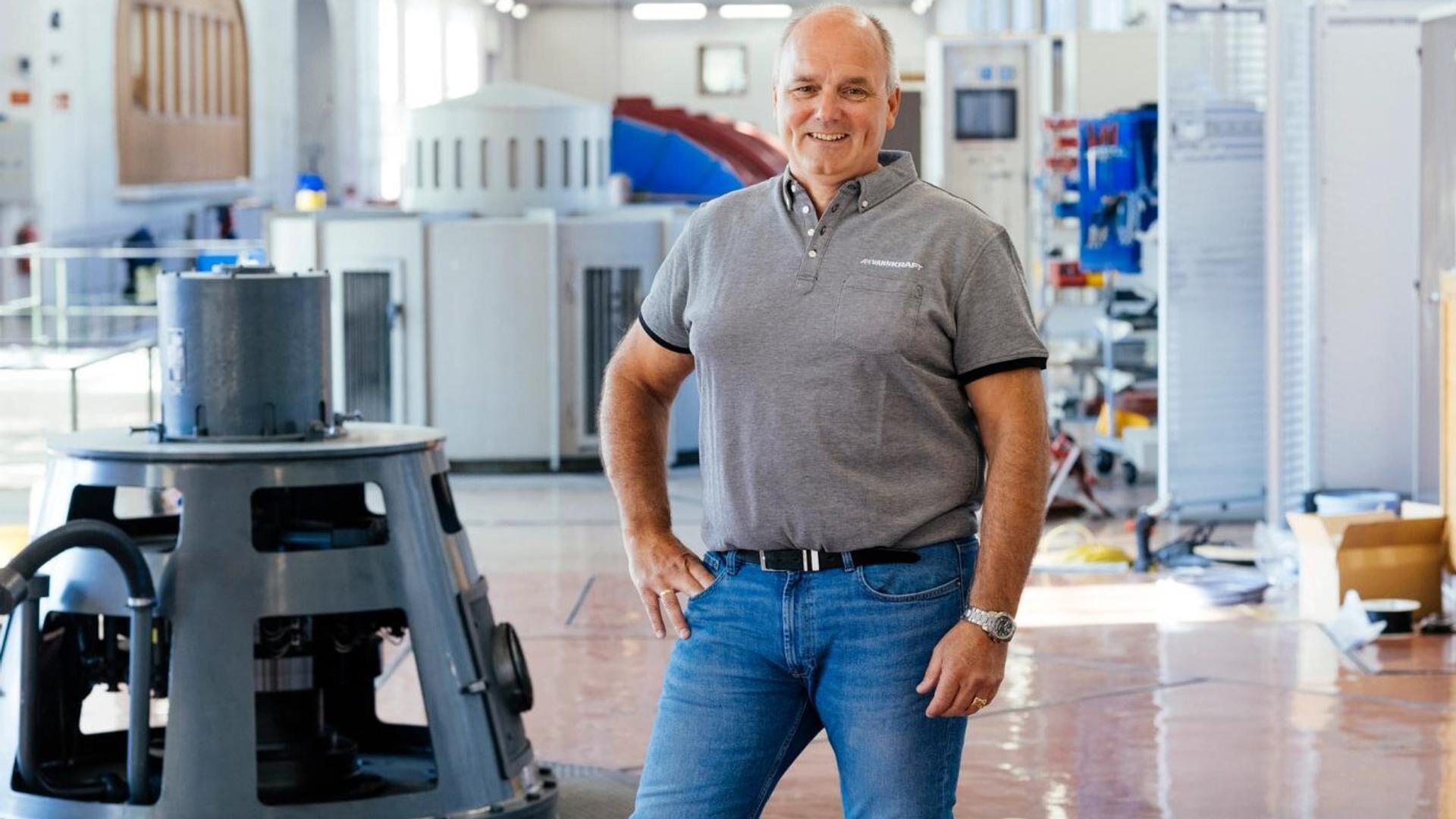 Portrait of Jan Roald, Operating Officer of AFK Vannkraft at Bøylefoss, located inside the power plant facilities.